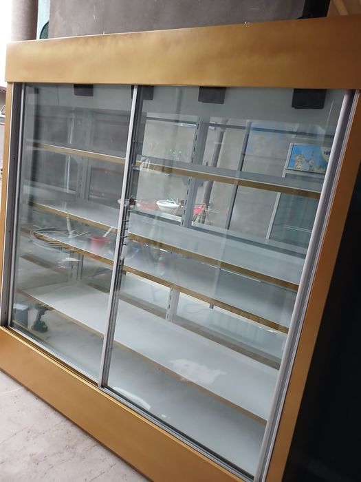 Ветрина халадиник