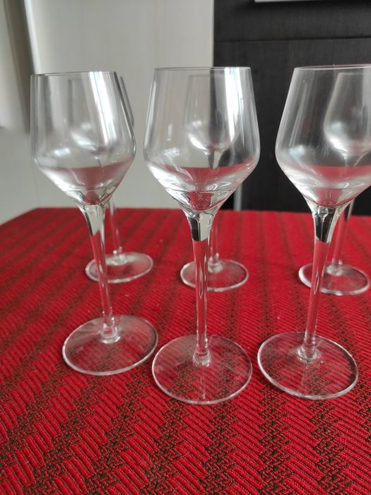 Set de pahare mici cu picior lung, nuanta de albastru
