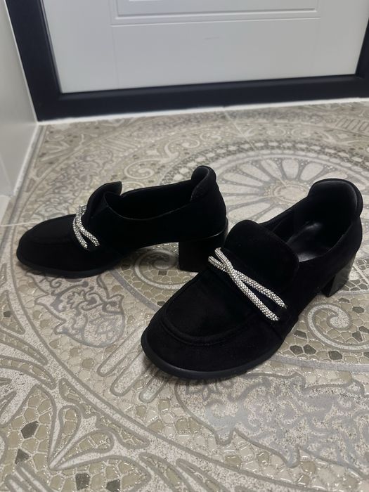 Продаи женскую обувь на весну.