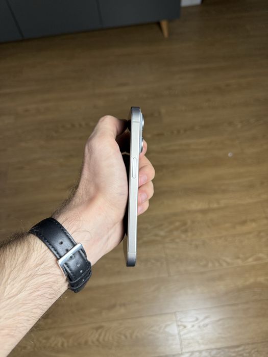 iPhone 15 Pro Natural Titanium 128gb