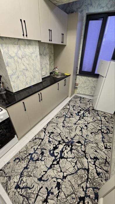 Собственик  Максим горький новостройка,торга нет,всё необходимое  есть