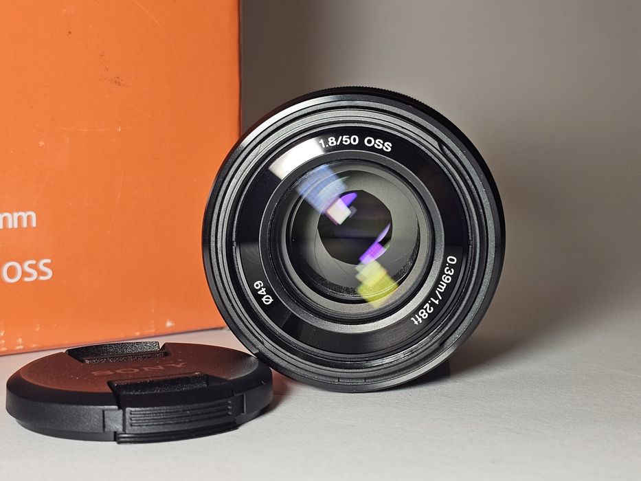 Sony E 50mm f/1.8 OSS