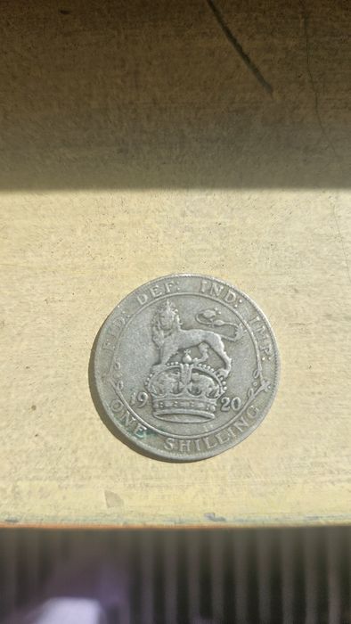 One Shilling x 3 buc