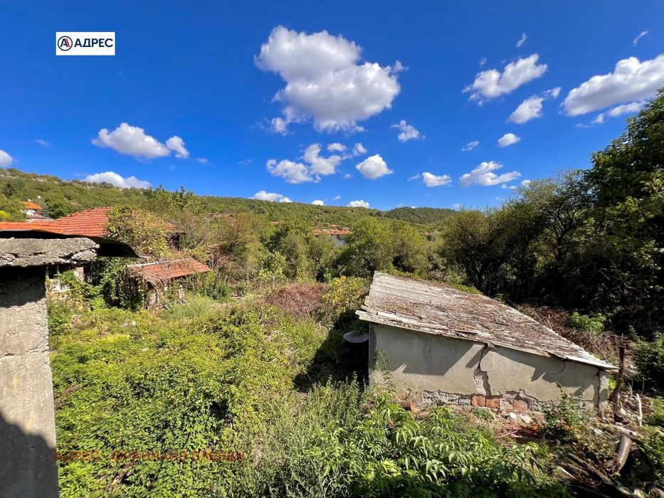 Къща в Ловеч, област-с.Горно Павликене площ 138 цена 20452