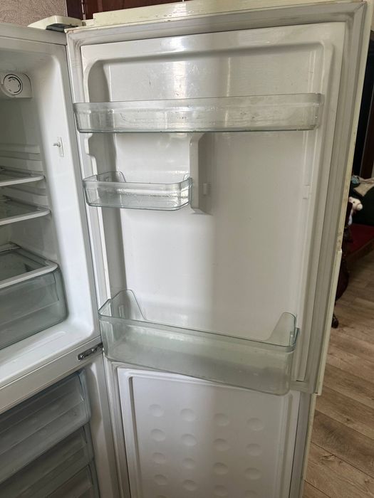 Холодильник Samsung