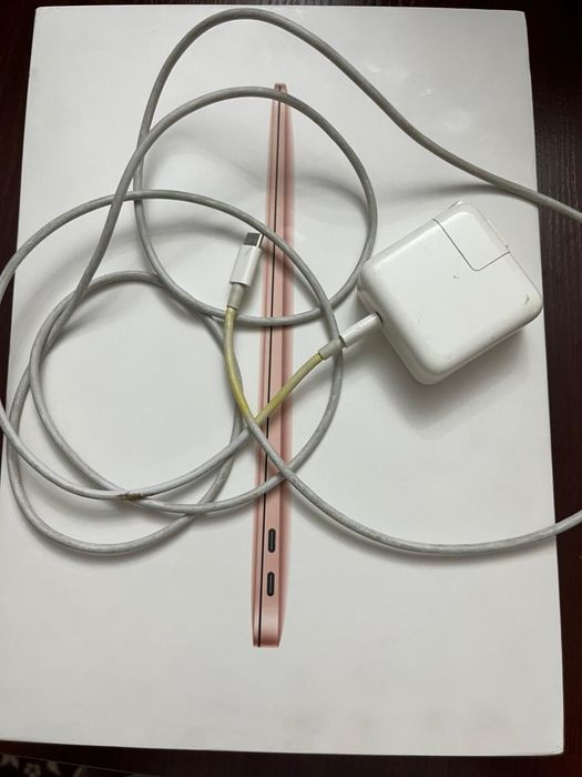 13-inch MacBook 256gb