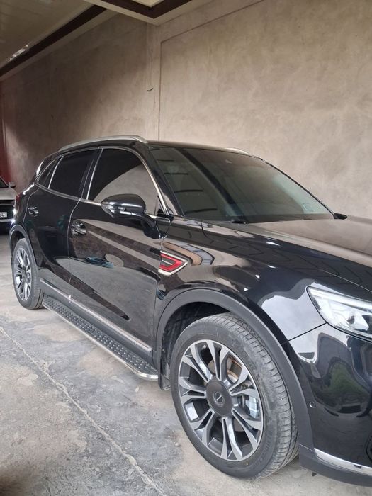 Hongqgi HS5 4x4 full pozitsiya