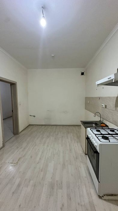 Срочно 2 хонали уй сотилади чкалов метро олдида