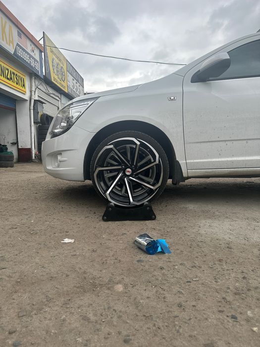 Vossen 2026 model 1000 km yurmagan yengi holatda diska balon olgaman