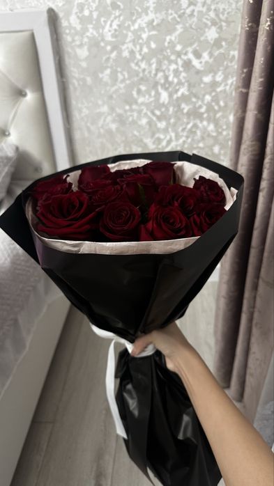 Розы красные 15шт свежые