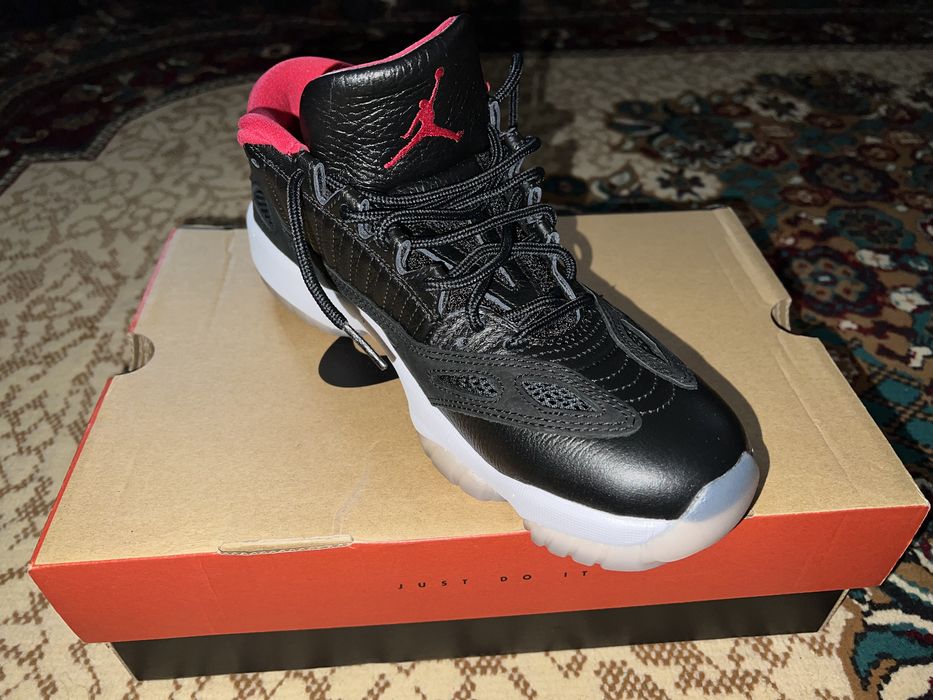 Nike Air Jordan 11 Retro low IE