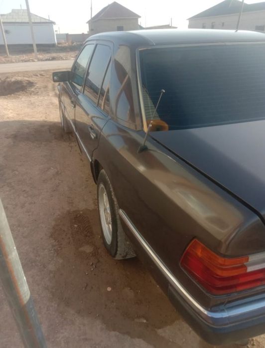 Продам машину мерс 230