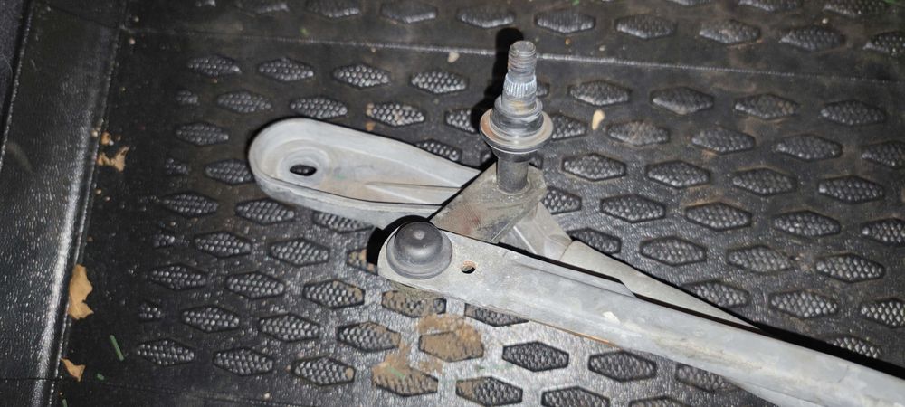 Механизъм чистачки с мотор + рамене за БМВ Ф10 Ф11 BMW f10 f11