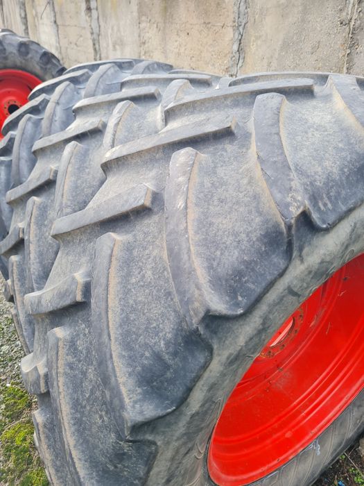 Anvelope 650 65 R 38 Continental.