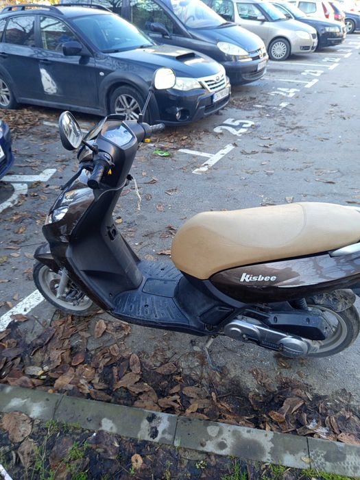 Продавам 2 бр Скутера Сунсто Пежо