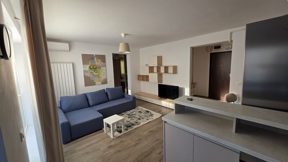 De închiriat direct proprietar apartament cu 2 camere Top City in apropiere de mall Coresi