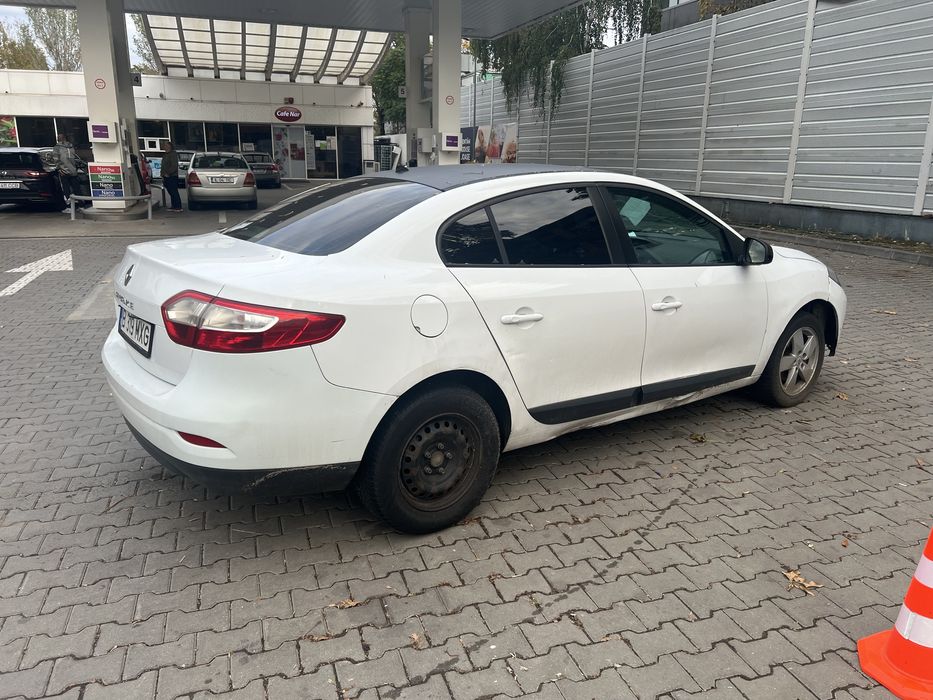 Dezmembrez renault fluence