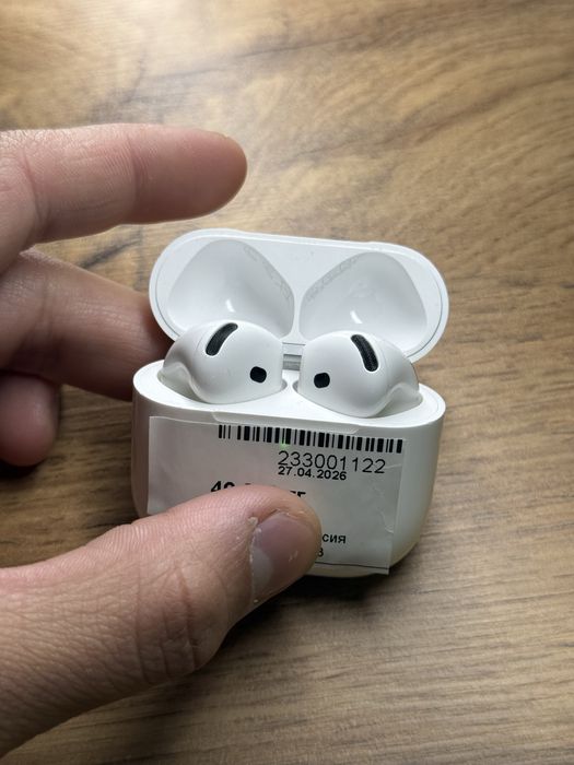 Продас наушники Airpods 4