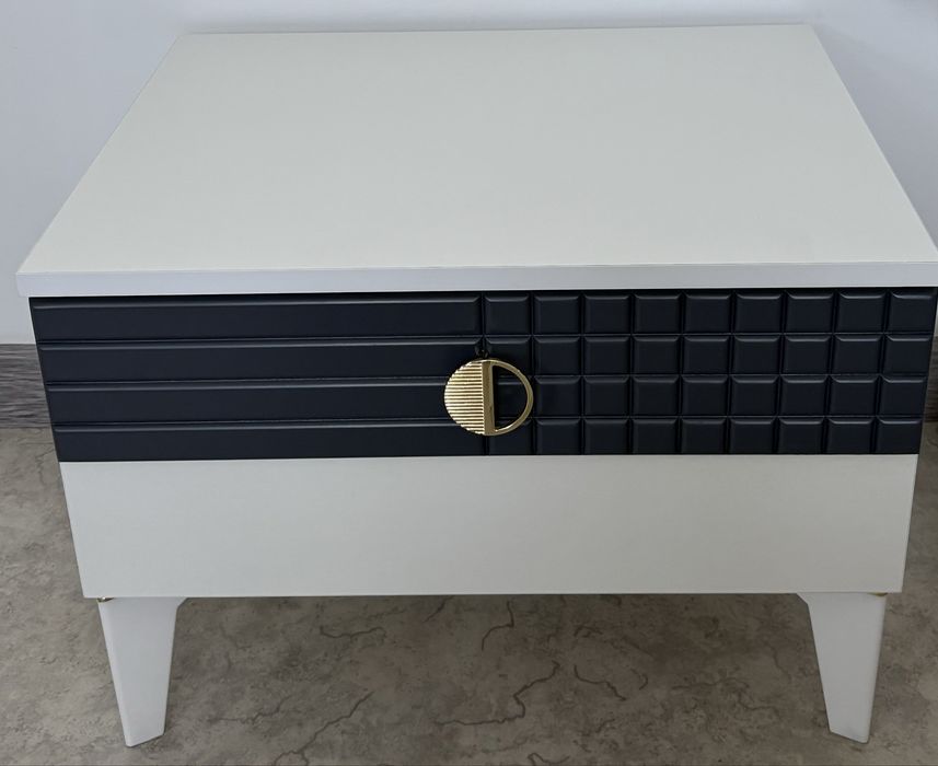 Кроавть с прикроватной тумбой