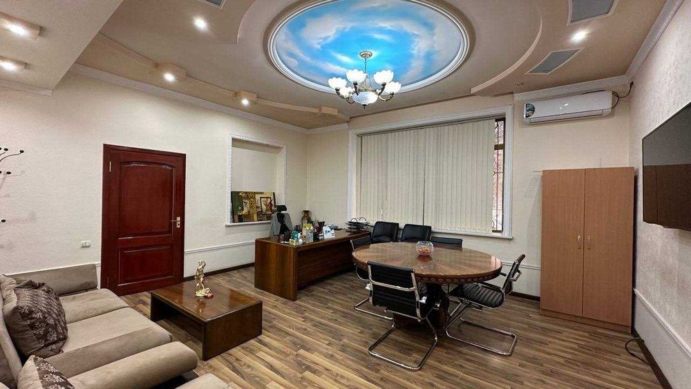 Коммерческое помещение 695 м2 с парковкой, 1-линия, Ramada