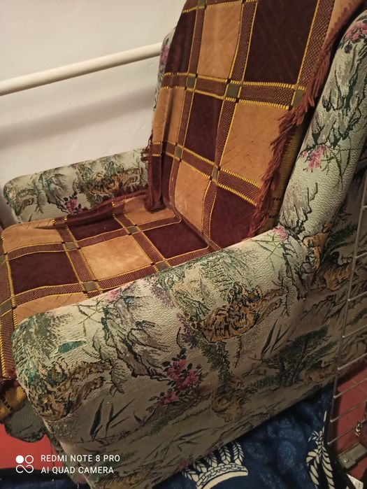 Продам 2 кресла на колесах