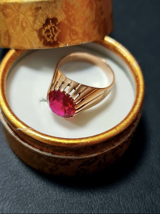 Золотое советское кольцо с рубином 583 пробы