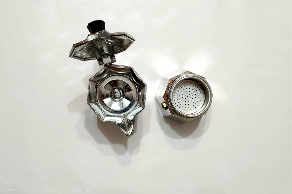 Cafetieră moka din aluminiu