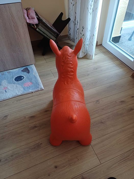 гумено конче за скачане