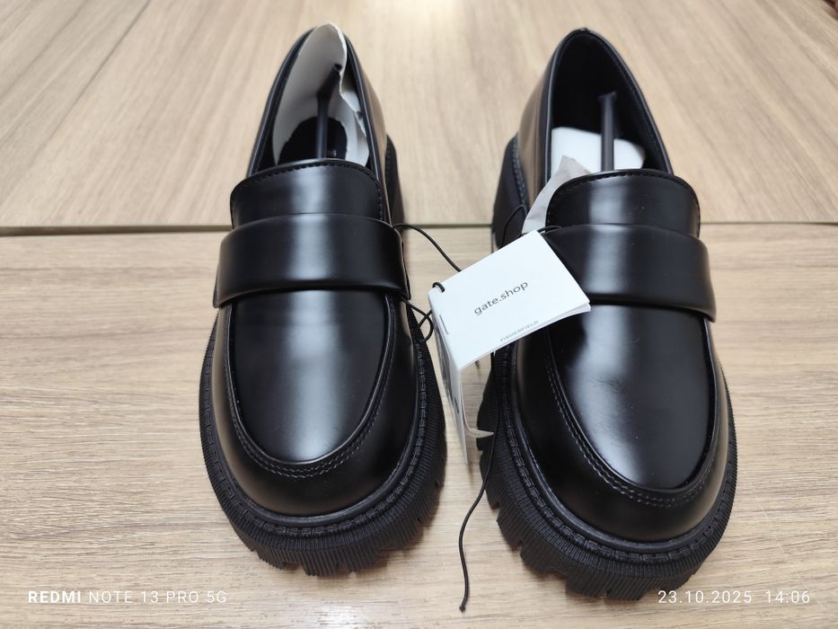 Дамски кожени обувки