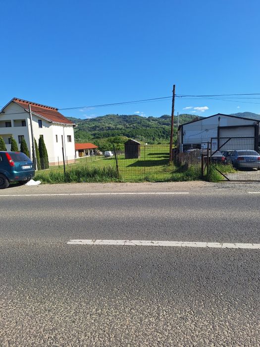 Teren de vanzare cu intrare direct din  DN 18