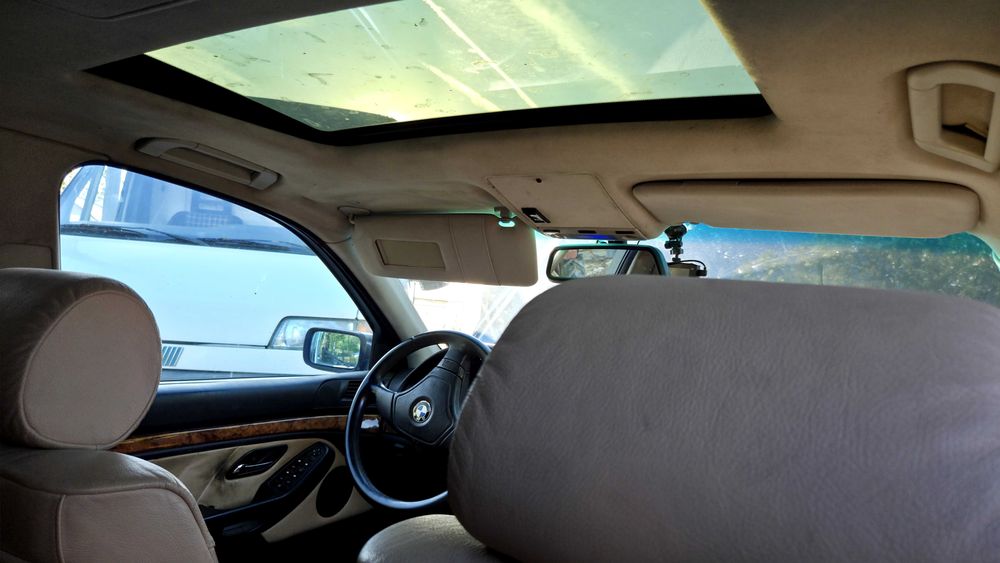 Е39 2.0 150 HP седан на части или цяла. В движение до края на април.