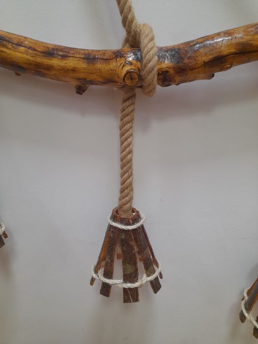 Lustră Rustică din Lemn și Sfoară