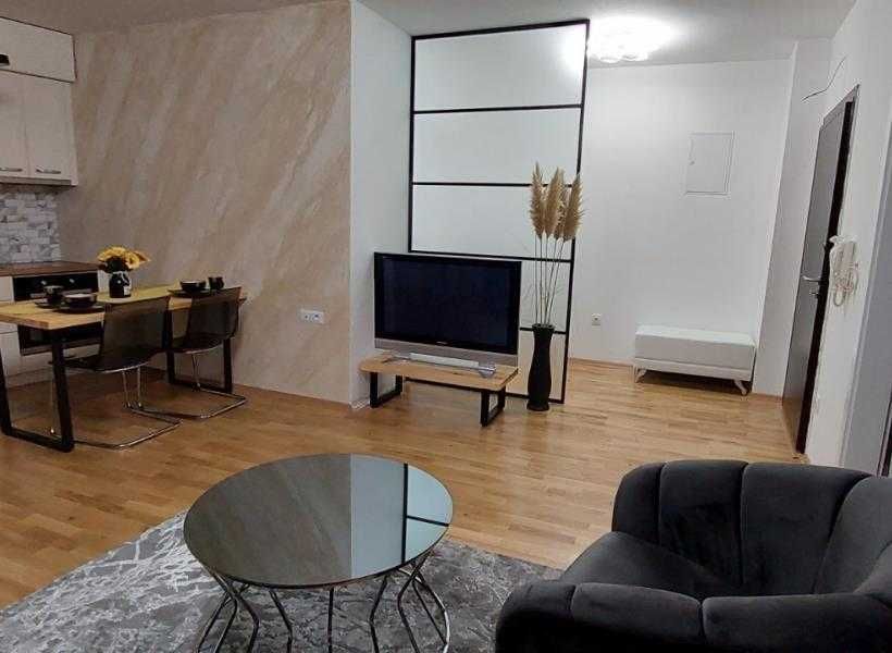 Дава се под наем Двустаен апартамент в Пловдив, Каменица 2 - 59 кв.м за 316.2 € - Снимка #1