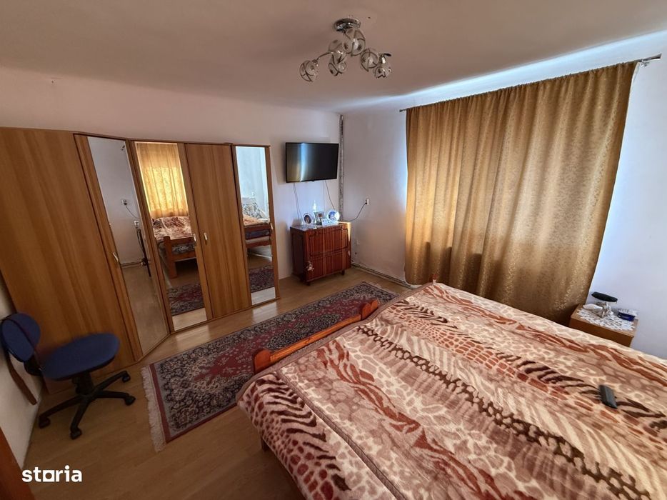 Casa 5 camere cu teren 2300 mp - Jucu de Sus