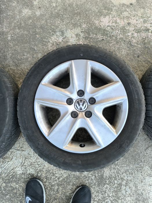 Джанти с тасове 16r 6.5j et 50 и 4 гуми към тях