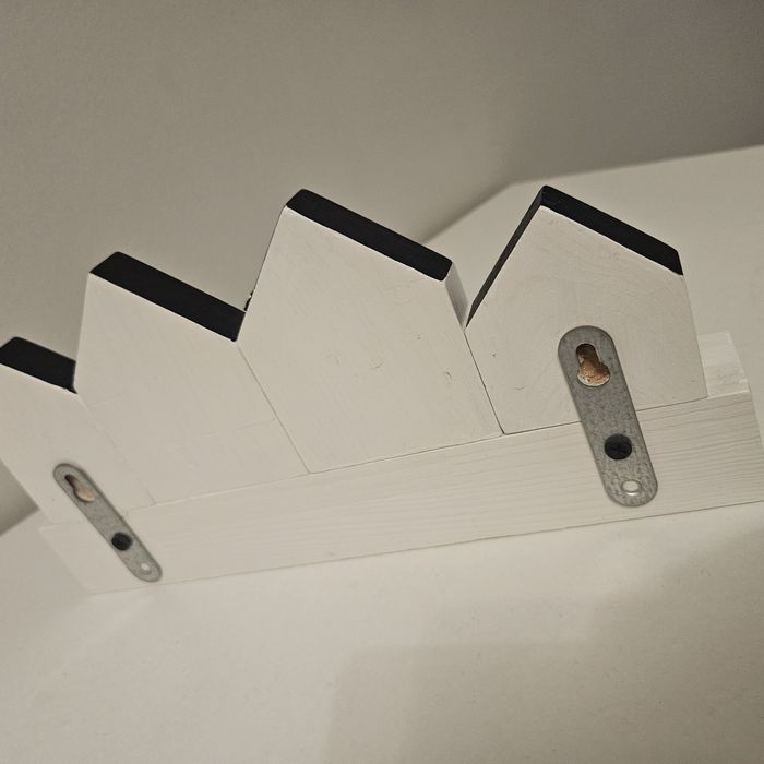 Продам ключницу новую