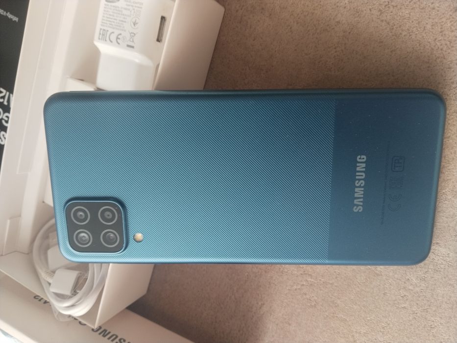 Продам смартфон Самсунг Галакси А12