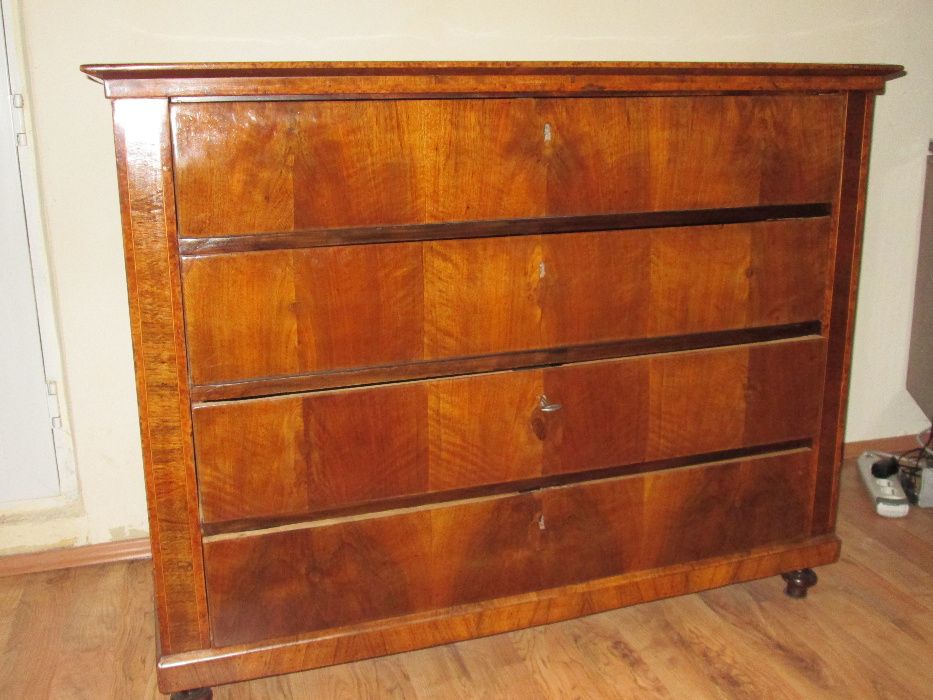 Mobilier Vechi..Comoda Bidermayer anii 1860,Restaurata perfect.
