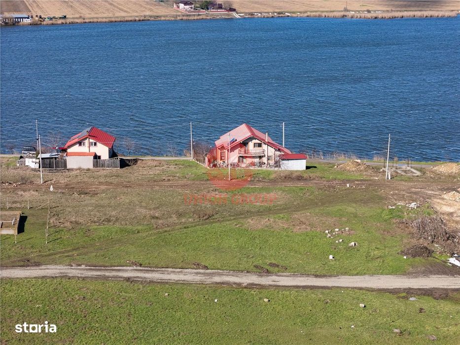 Teren Intravilan 2380 mp Langa Lac, Corbu