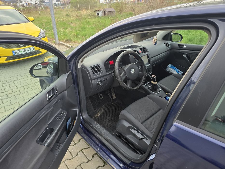 Vând golf 5 2.0 SDI