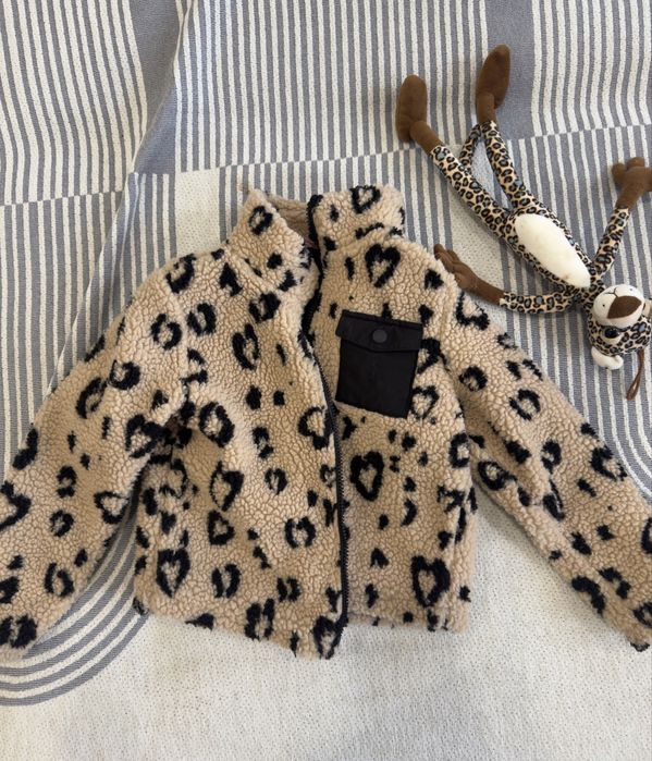 Продам ветровку на девочку