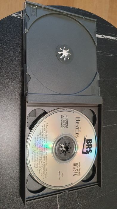 Set cd.uri The Beatles si Cat Sevens