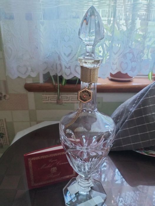 Продам хрустальный графин Baccarat