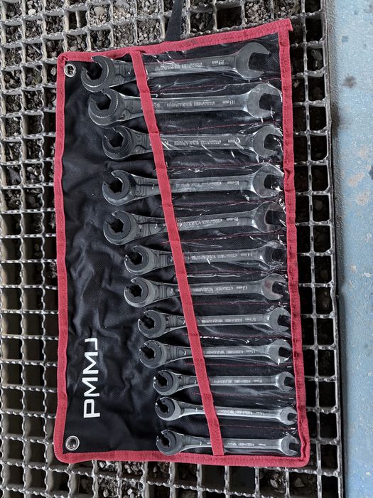 Тресчотъчни гаечни ключове за тръби и маркучи