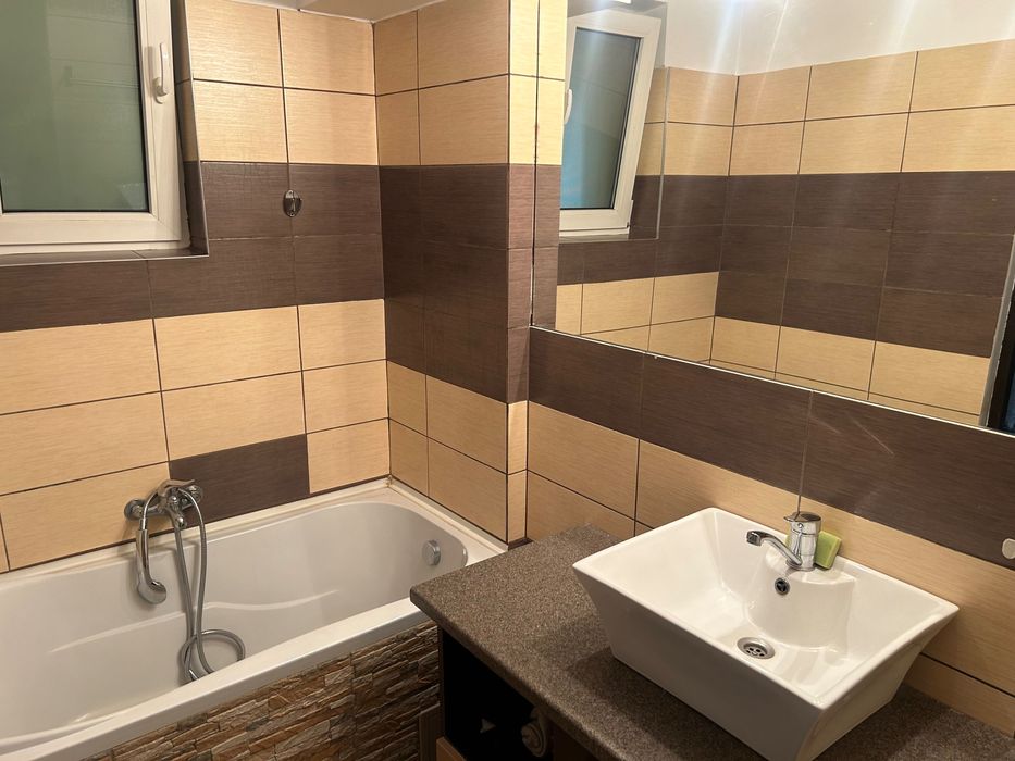 Inchiriez apartament central 2 camere