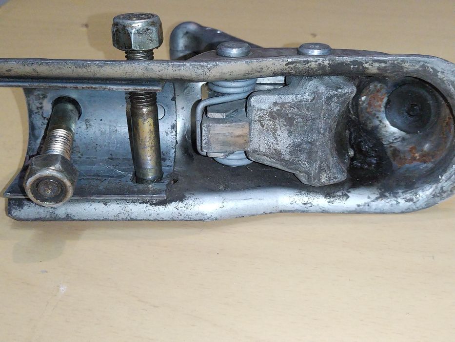 Лапа за теглич алко до 1600кг