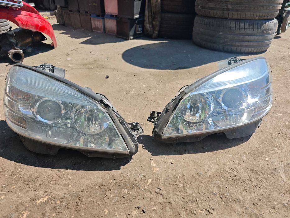 Фар фарове ляв десен Mercedes W204 C class