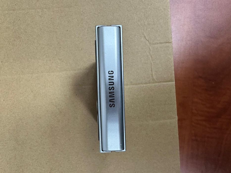 Samsung Galaxy Z Flip 6