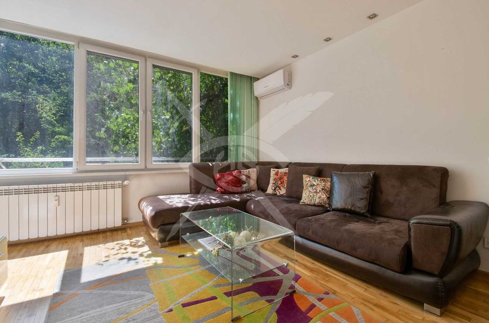 Продава се Тристаен апартамент в София, Изгрев - 90 кв.м за 3300 €/кв.м - Снимка #1