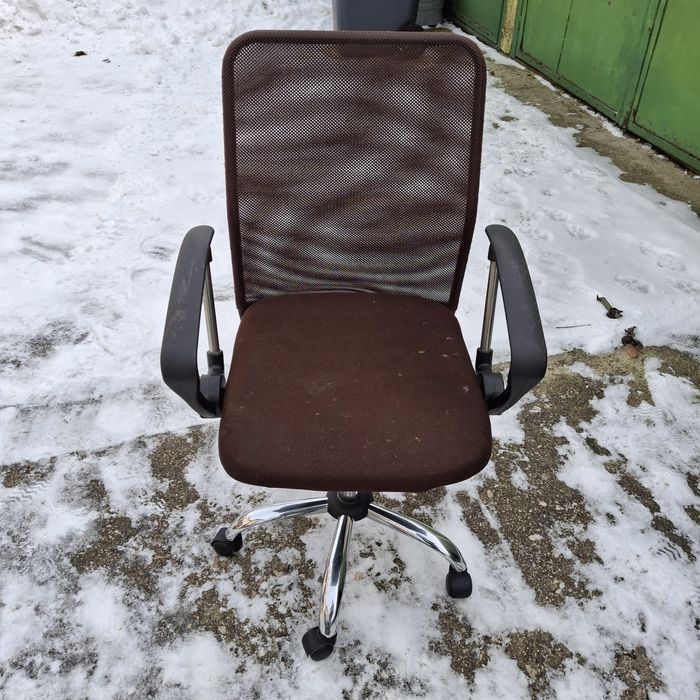 Scaun de birou cu manetă